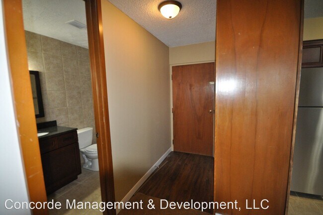 Building Photo - 601 S 18th St