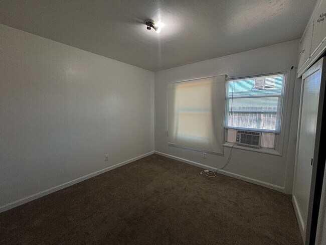 Building Photo - 1301 Higbee Dr