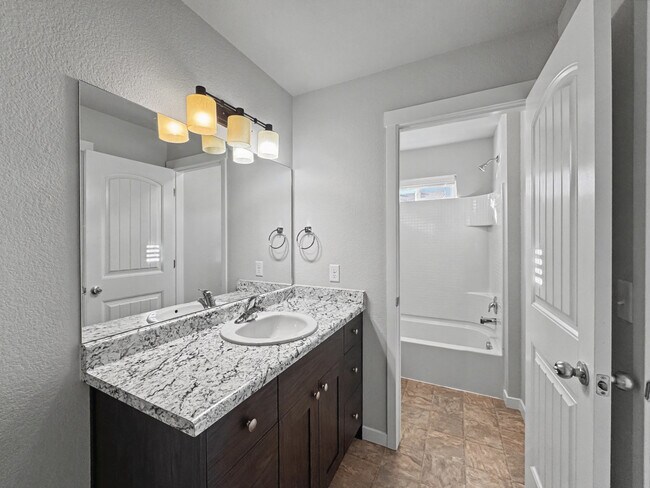 Building Photo - 4668 Ports Down Ln