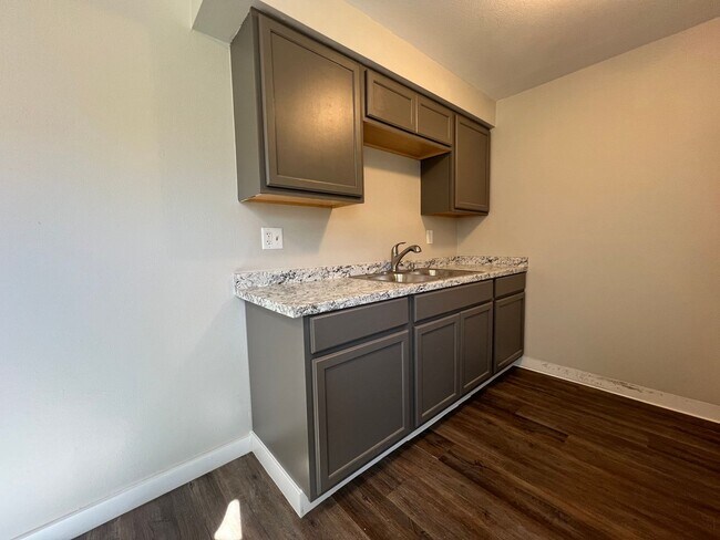 Building Photo - Laporte1850 (KC-LN-KB)