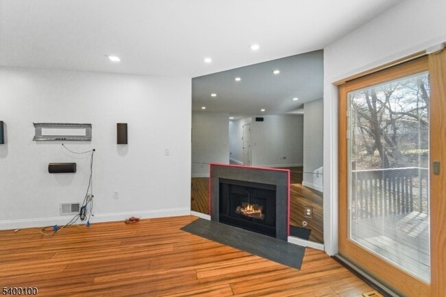 Building Photo - 13 Jill Ct