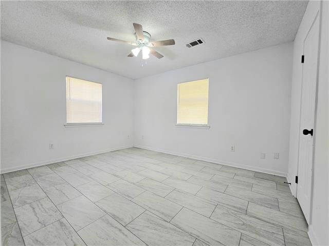Building Photo - 207 S Park Ln