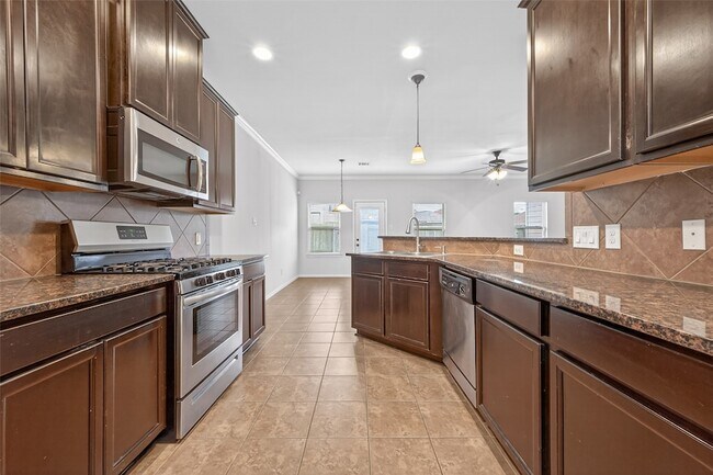 Building Photo - 13202 Versace Dr