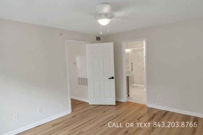 Building Photo - 700 Daniel Ellis Dr