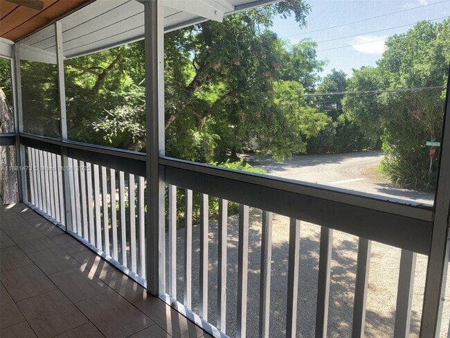 Building Photo - 141 Gumbo Limbo Dr