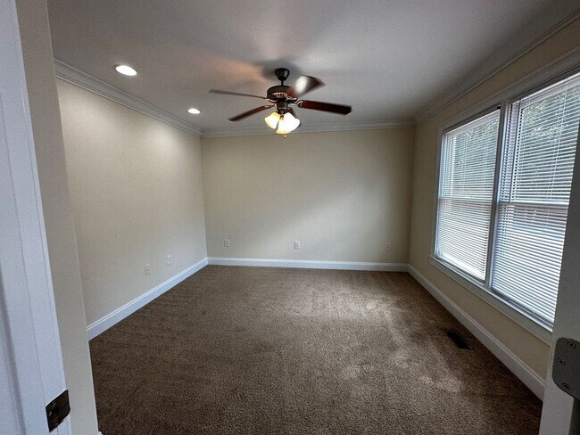 Building Photo - PRE-LEASING FOR AUGUST 2026!