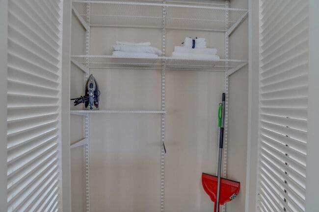 Building Photo - 801 F St NW