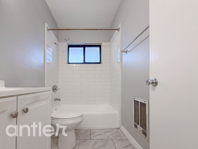 Building Photo - 14270 Dickens St