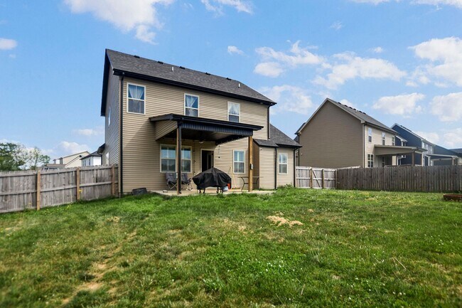 Building Photo - Pet Friendly Four Bedroom!