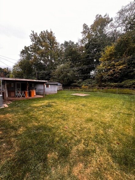 Building Photo - 736 Cedar Dr