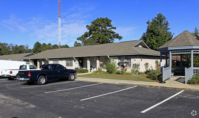 Primary Photo - Spring Gate Manor