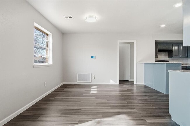 Building Photo - 11317 N Florida Ave