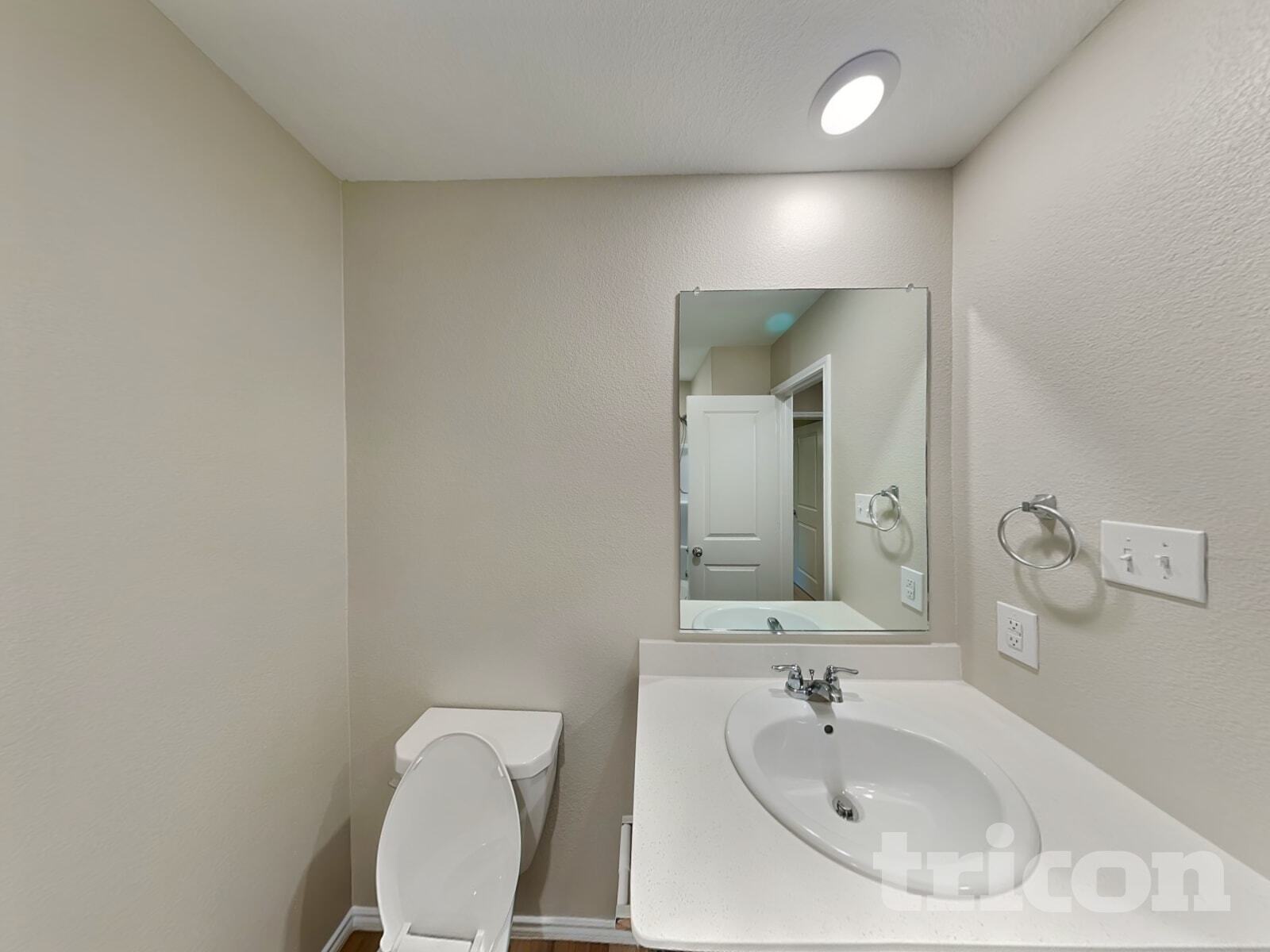 Building Photo - 1001 Odlozil Ln