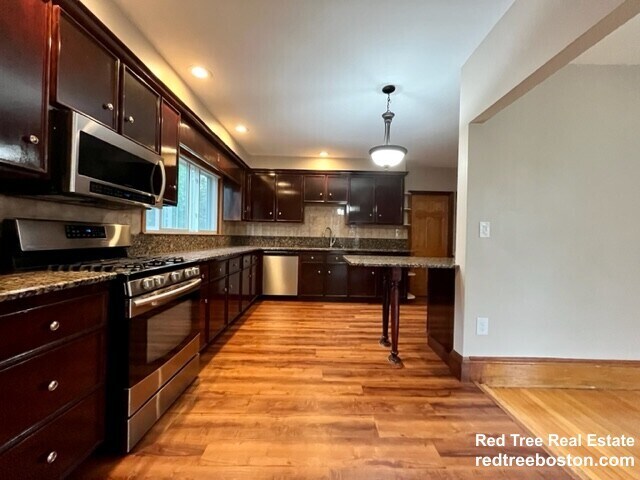 Building Photo - 183 Cottage Park Rd