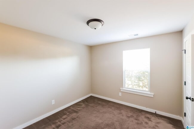 Building Photo - 47 Carriage House Rd SW