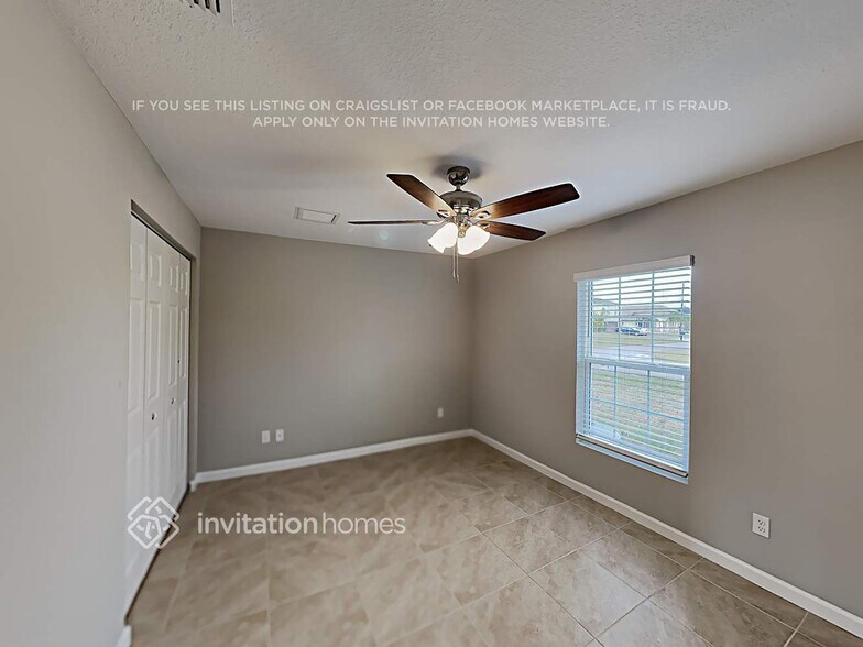 Building Photo - 3802 SW Daisy St