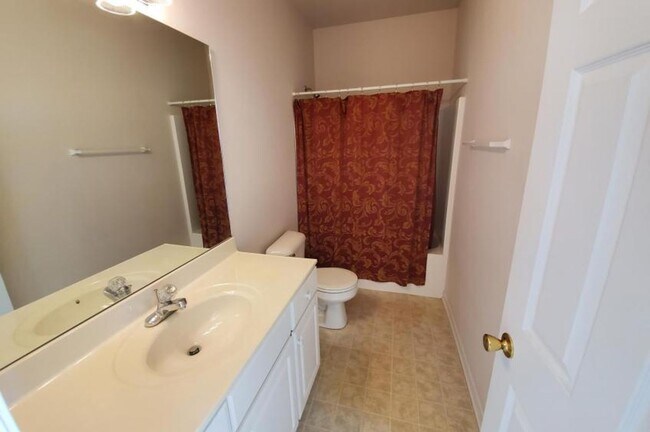 Building Photo - Single Level Townhouse in Campbell County