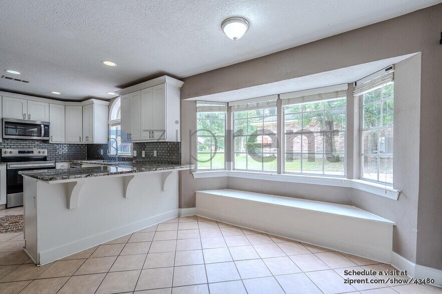 Building Photo - 665 Ravensworth Dr