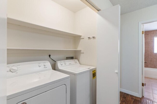 Building Photo - 1306 Soaring Eagle Dr