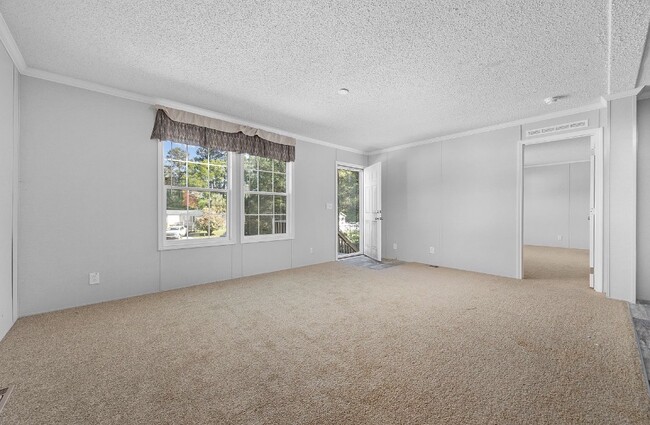 Building Photo - 8376 Huntington Ct