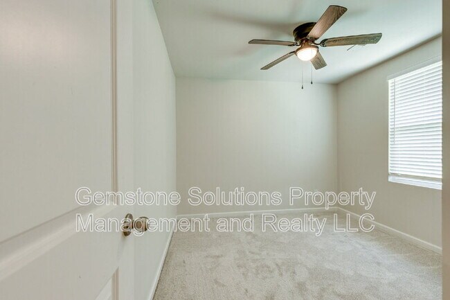 Building Photo - 2057 Westchester Dr