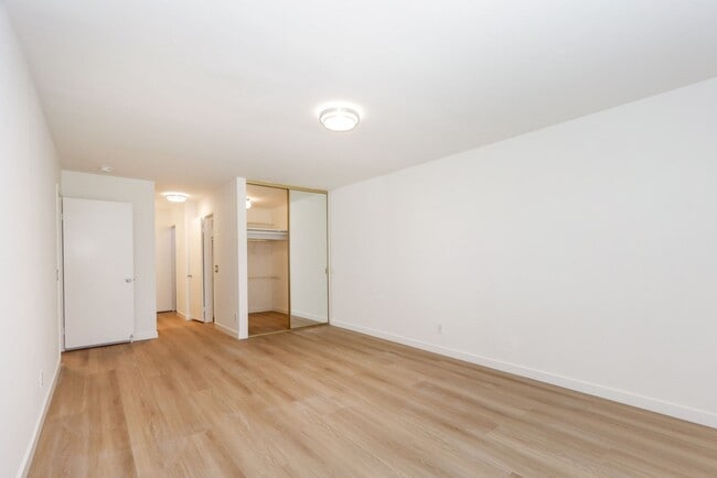 Building Photo - 380 Vallejo Dr