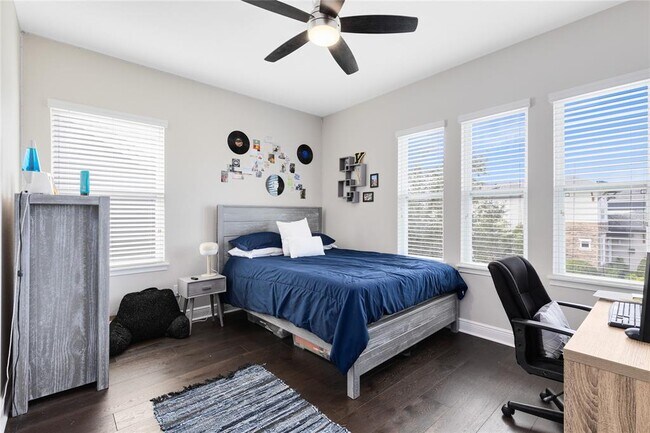 Building Photo - 13153 Lessing Ave