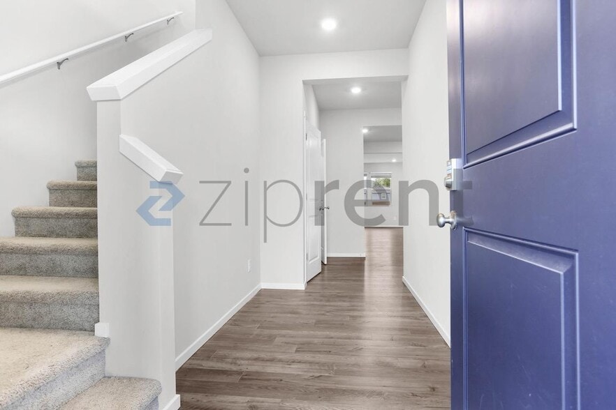 Building Photo - 1421 SW Pendleton Way