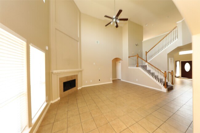 Building Photo - 2311 Diamond Springs Dr