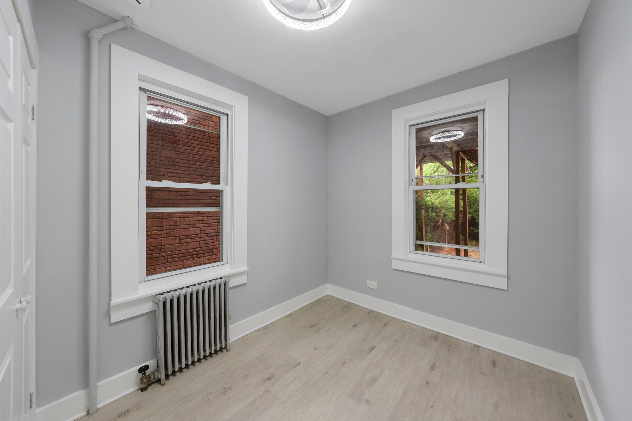 Beroom - 1920 S Wood Ave