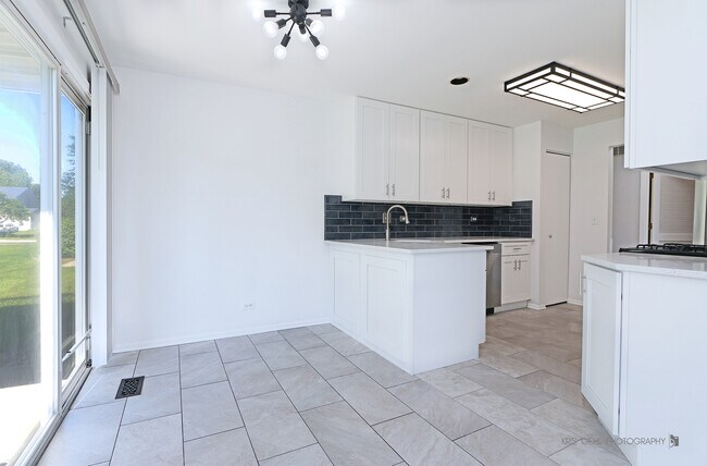 Building Photo - 211 Dogwood Ct