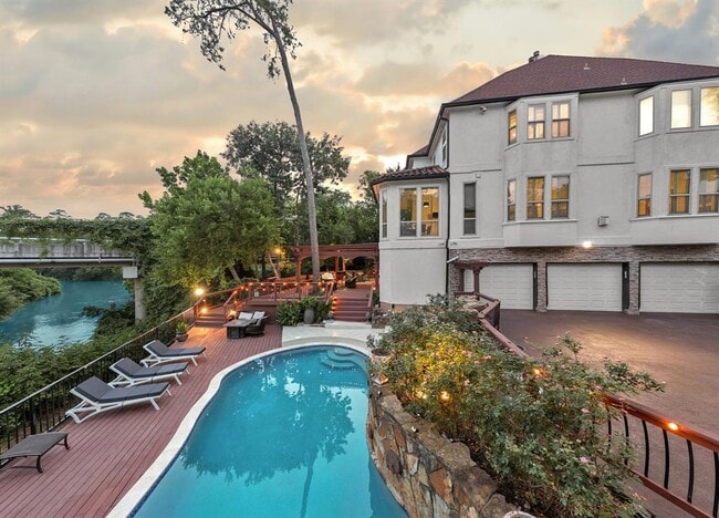 Building Photo - 1 Magnolia Bend Dr