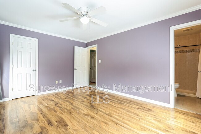 Building Photo - 32 Oakwood Pl