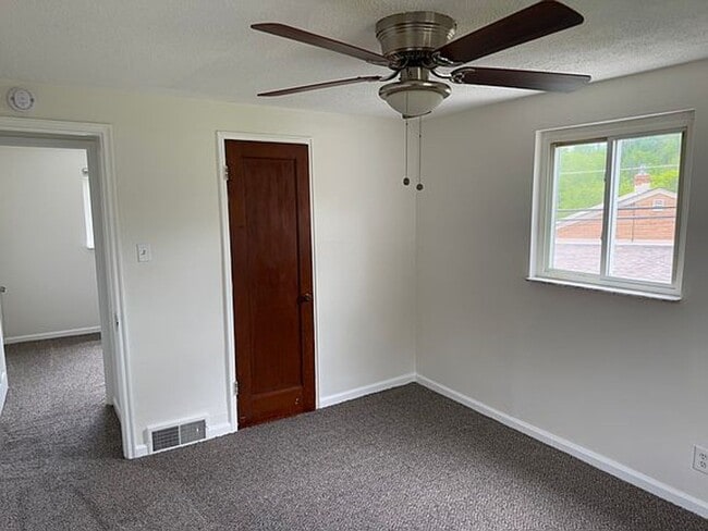Building Photo - 3548 Brinway Dr