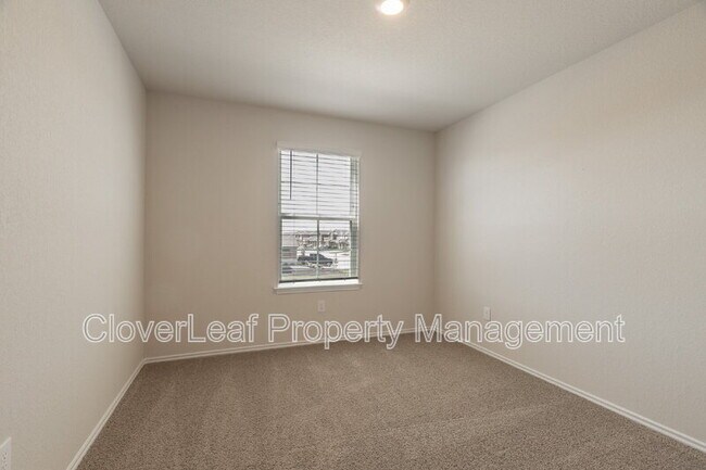 Building Photo - 466 Orion Dr