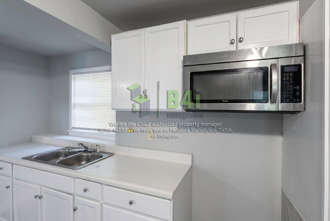 Building Photo - 451 Fairlock Ln NW