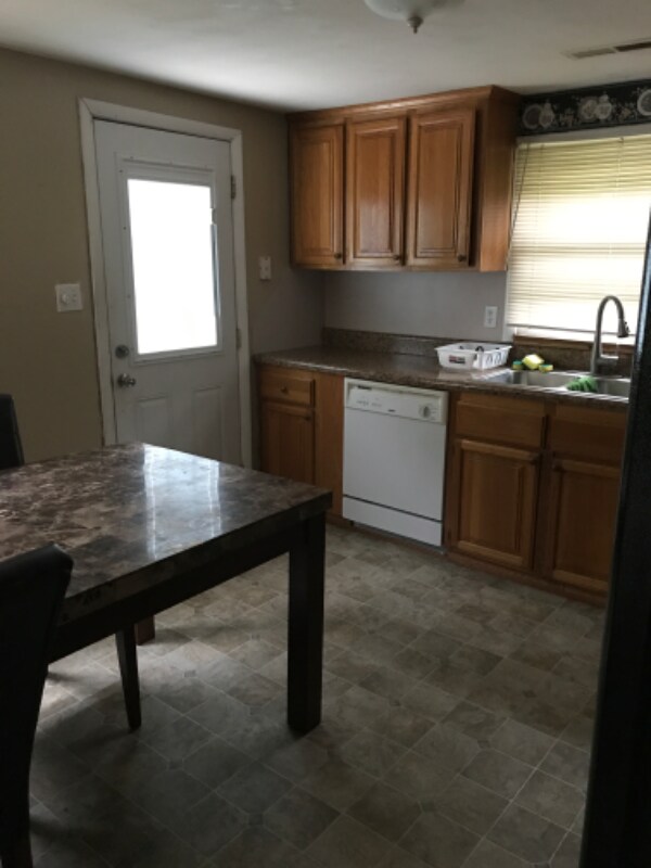 Building Photo - 356 Booher Ln