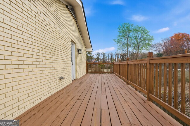 Building Photo - 1848 Winthrop Dr SE