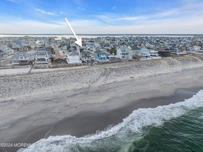 Building Photo - 3574 Ocean Terrace