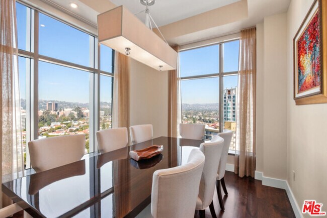 Building Photo - 10776 Wilshire Blvd