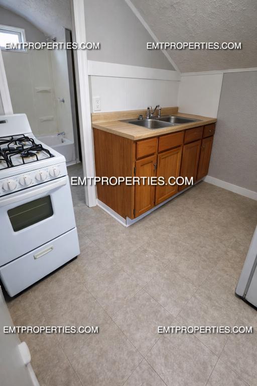 Building Photo - 416 East Ave