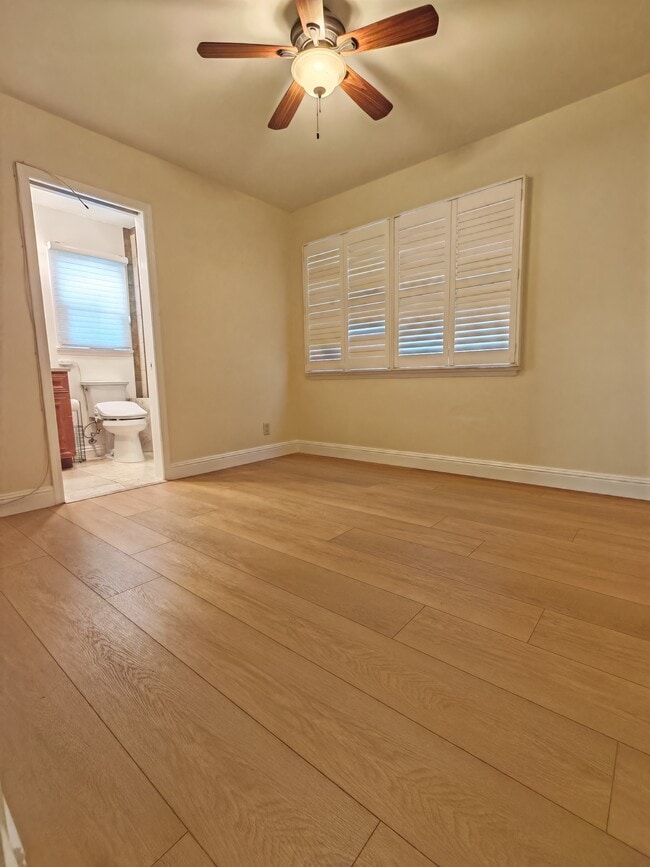 Building Photo - 11762 Brookshire Ave