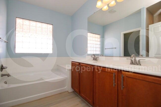 Building Photo - 38032 W Vera Cruz Dr