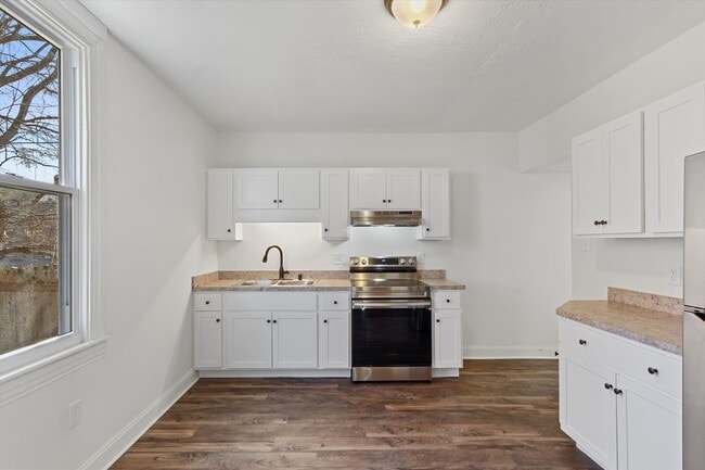Building Photo - Coming Soon - Spacious 4 Bedroom, 2 Bath H...