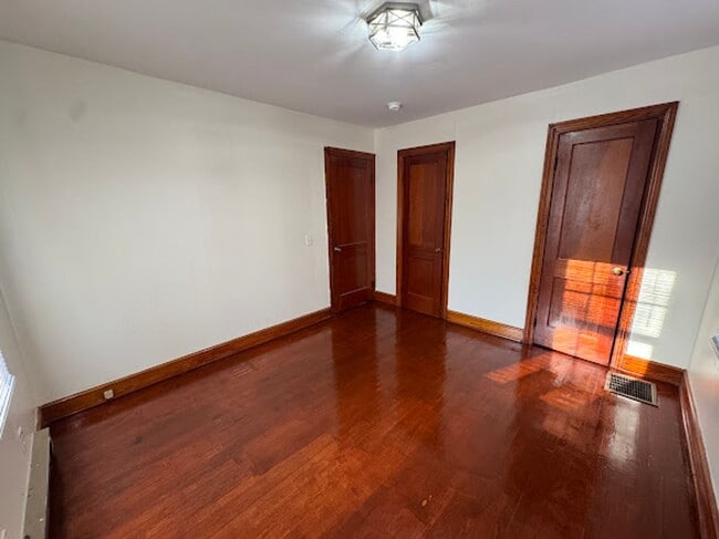 Building Photo - 3 Bedroom 2 Bathroom Home for Rent in Bluff City, TN