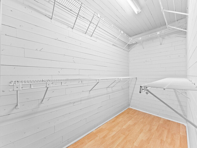 Building Photo - 2226 Nova Village Dr