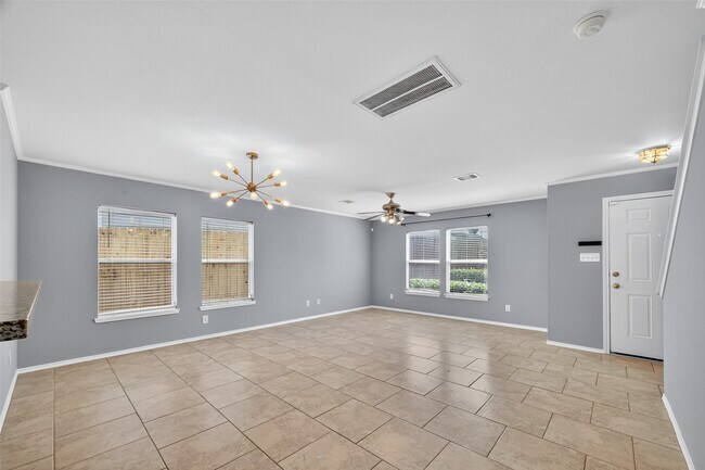 Building Photo - 6915 Woodridge Row Dr