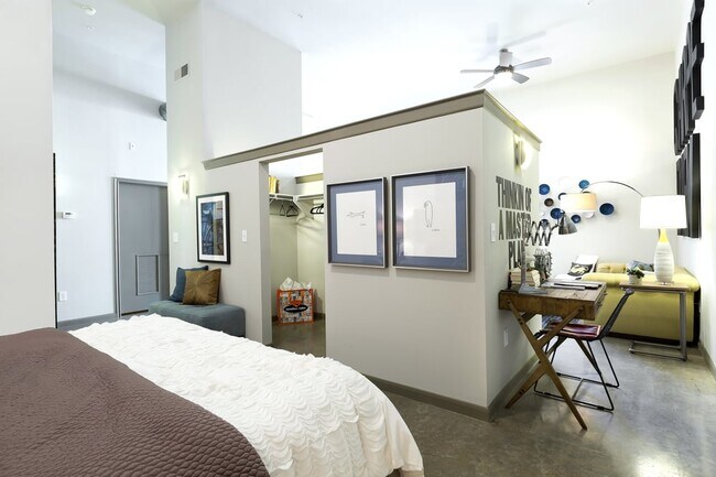 Building Photo - Wondrous 1 BR Apt Available For Rent