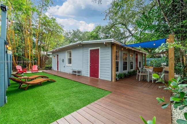 Building Photo - 312 SW 12th Ave