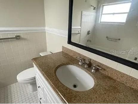 Building Photo - 1305 Carr Dr